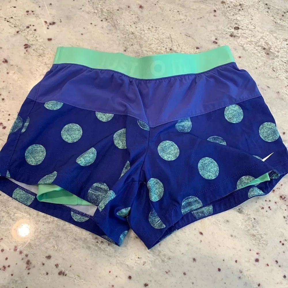 Nike Just Do It Dri-Fit Over Shorts sz S Like New